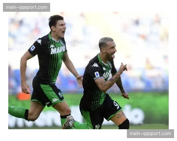 VAR介入：意甲赛场出现罕见“幽灵进球”，门线技术回放显示皮球未完全过线