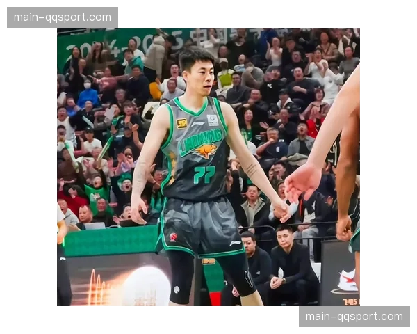 CBA球员进校园活动持续，张镇麟与中学生分享成长经历