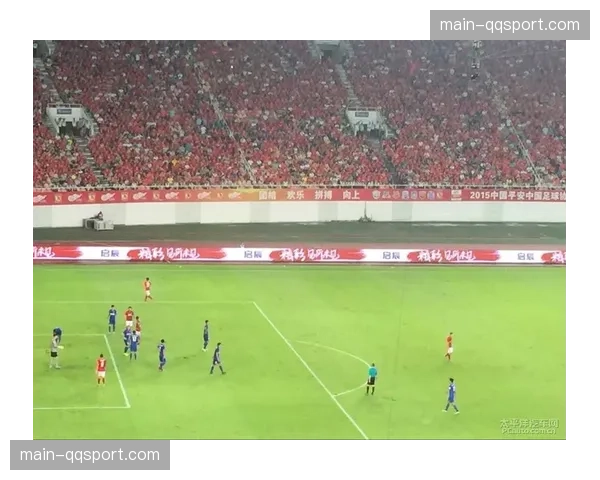 “热那亚主场比赛中，VR观赛区为付费用户提供球员视角沉浸式体验”